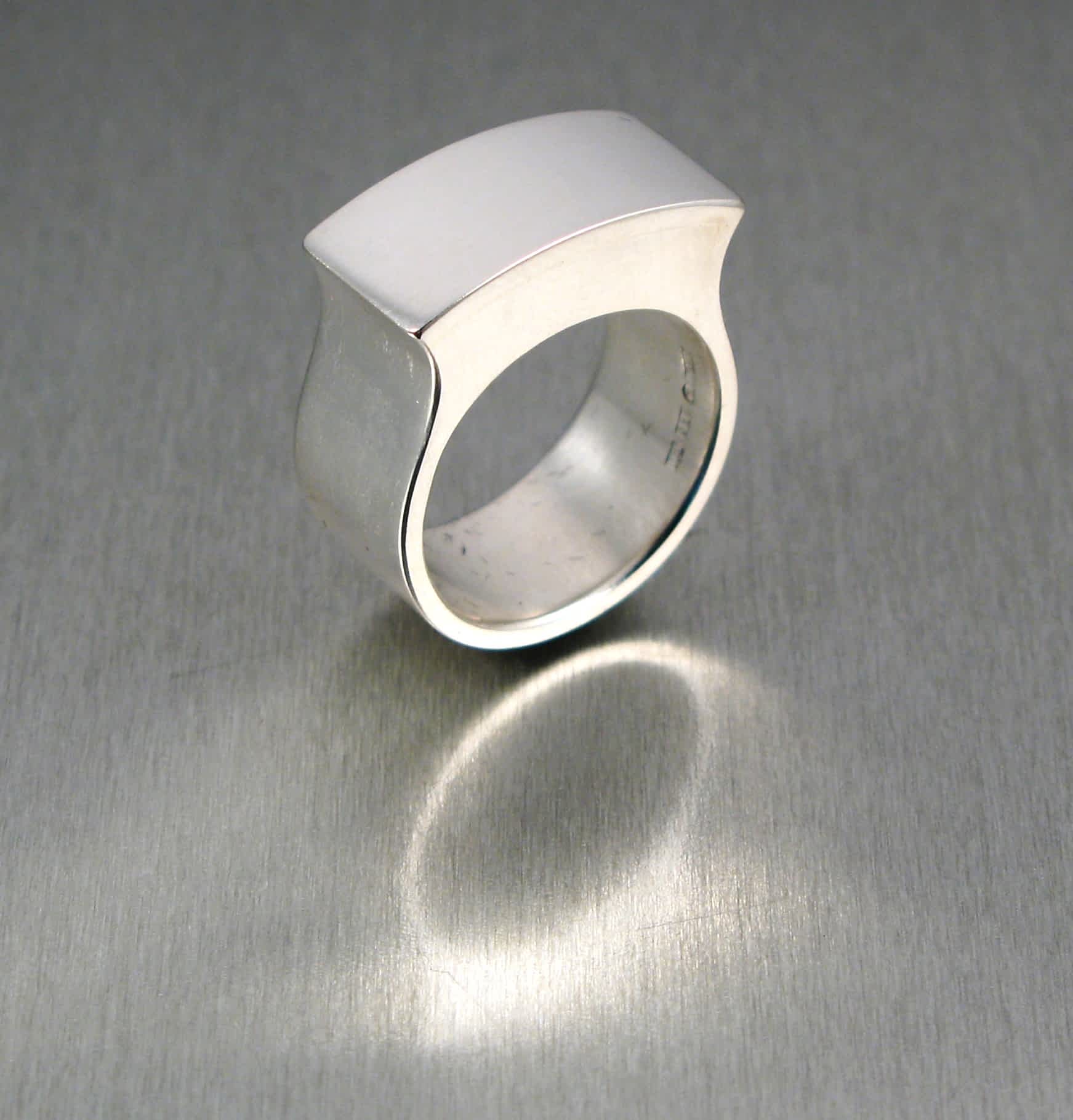 Ring ”Fru Drake”, silver.