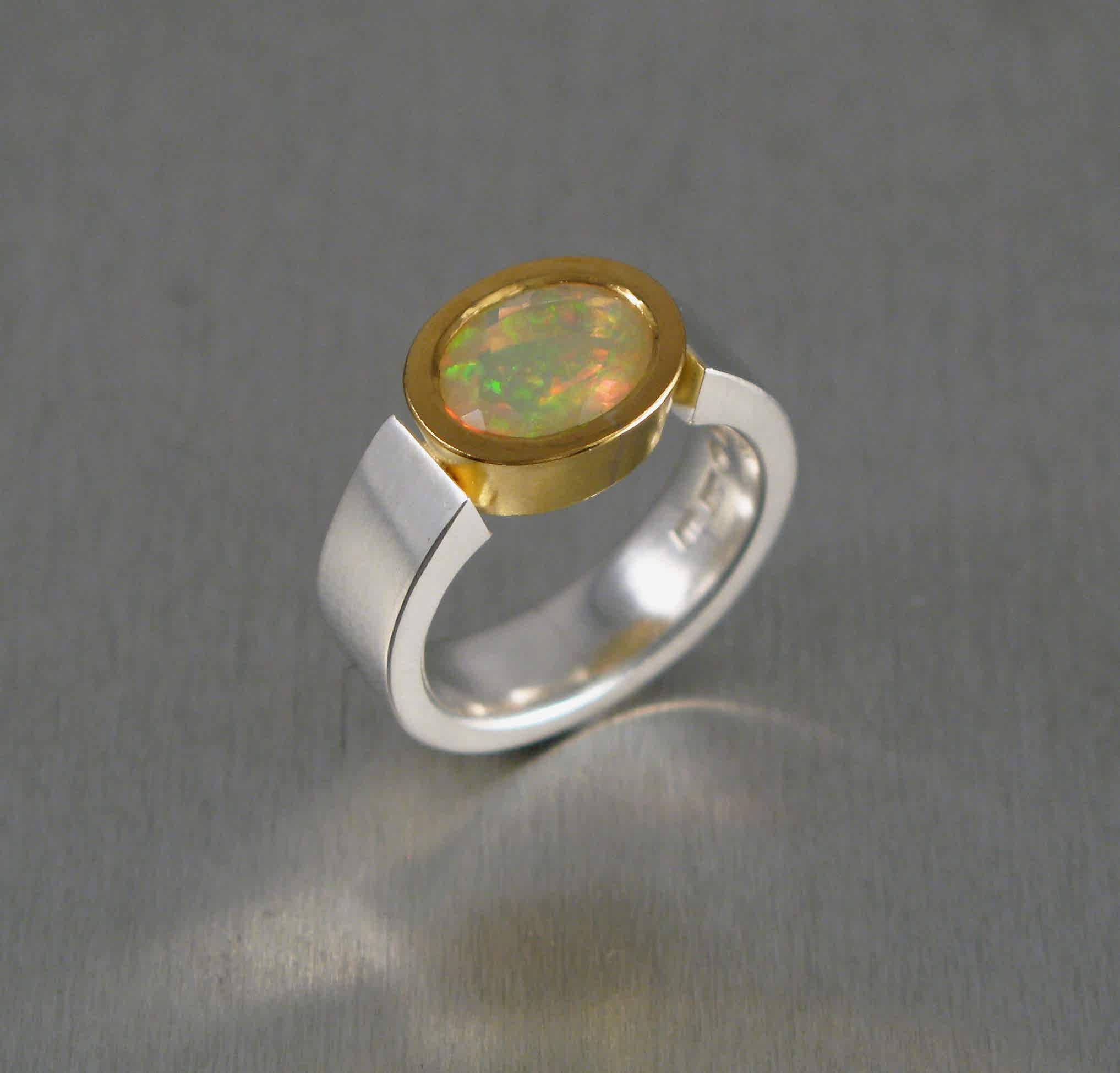 Ring, silver, 23k och opal.